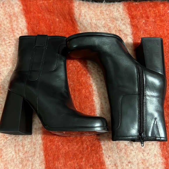 SOLD New Free People Naomi Ankle Heel Boots - Picture 10 of 10